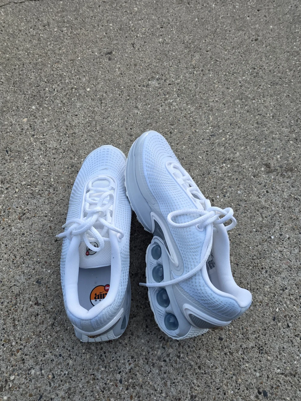 Nike Women's Air Max DN casual sneakers Size 9